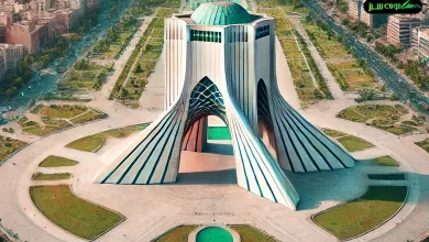 عکس میدان آزادی تهران با برج آزادی که به‌عنوان یکی از نمادهای ملی ایران شناخته می‌شود و معماری بی‌نظیر آن، این میدان را به یکی از جاذبه‌های گردشگری و فرهنگی پایتخت تبدیل کرده است.