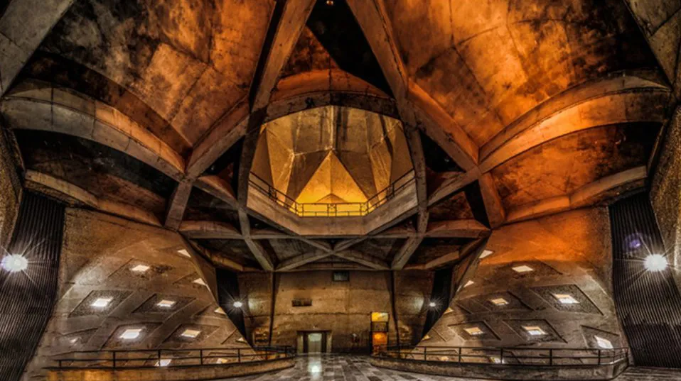 تالار تشریفات میدان آزادی