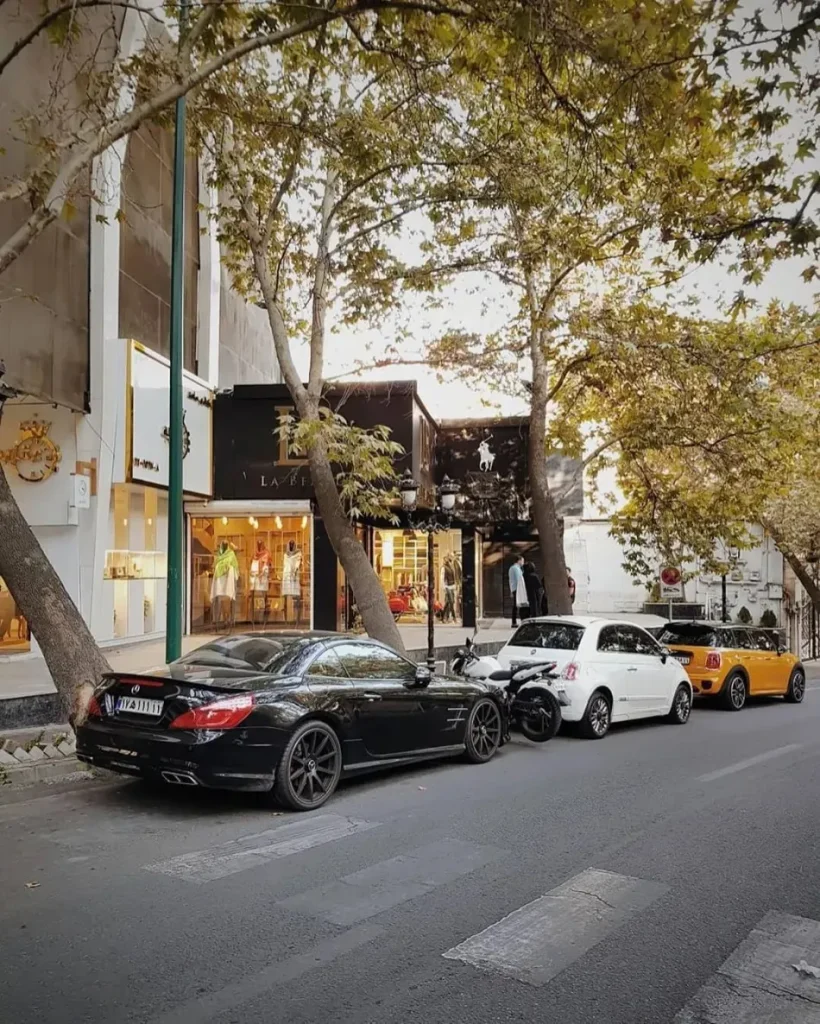 ماشین های لاکچری در خیابان فرشته