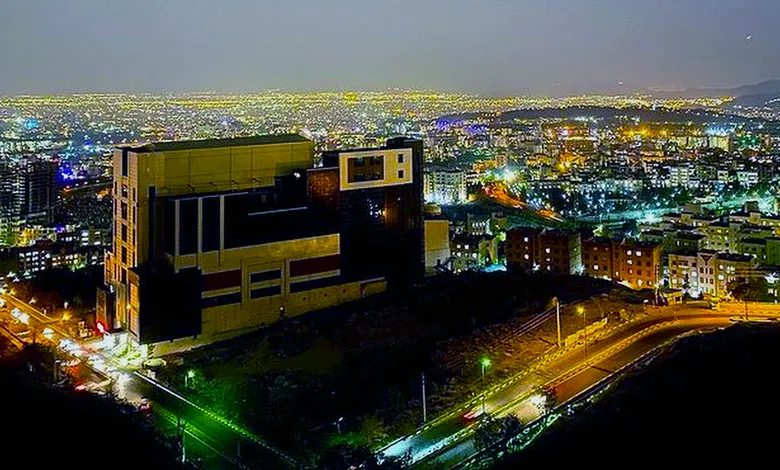 بام محک در شب