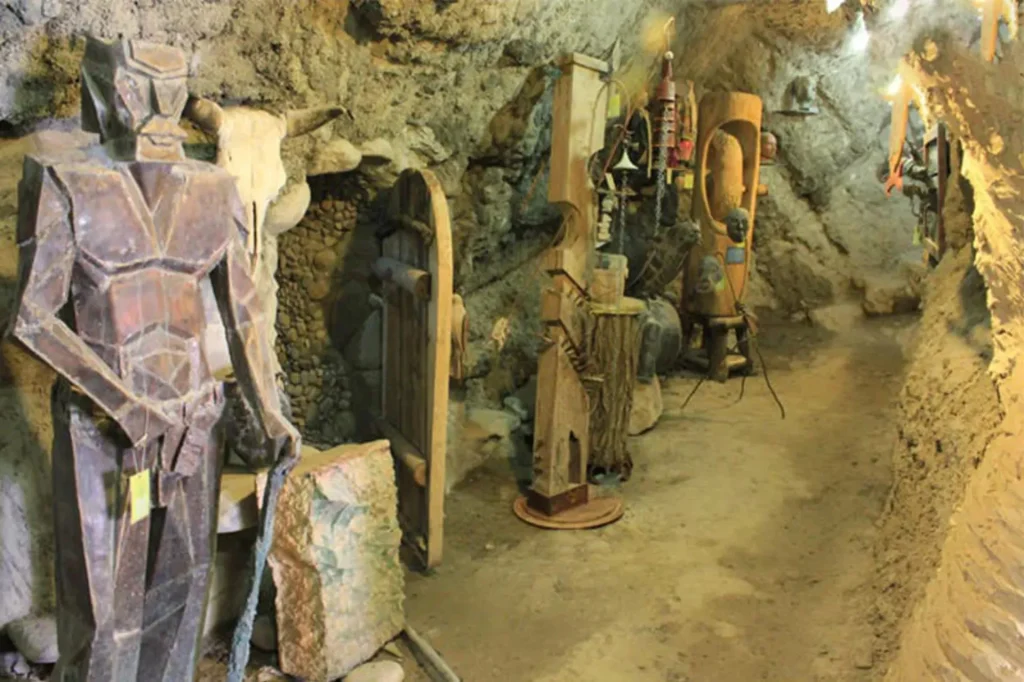 عکس غار موزه وزیری