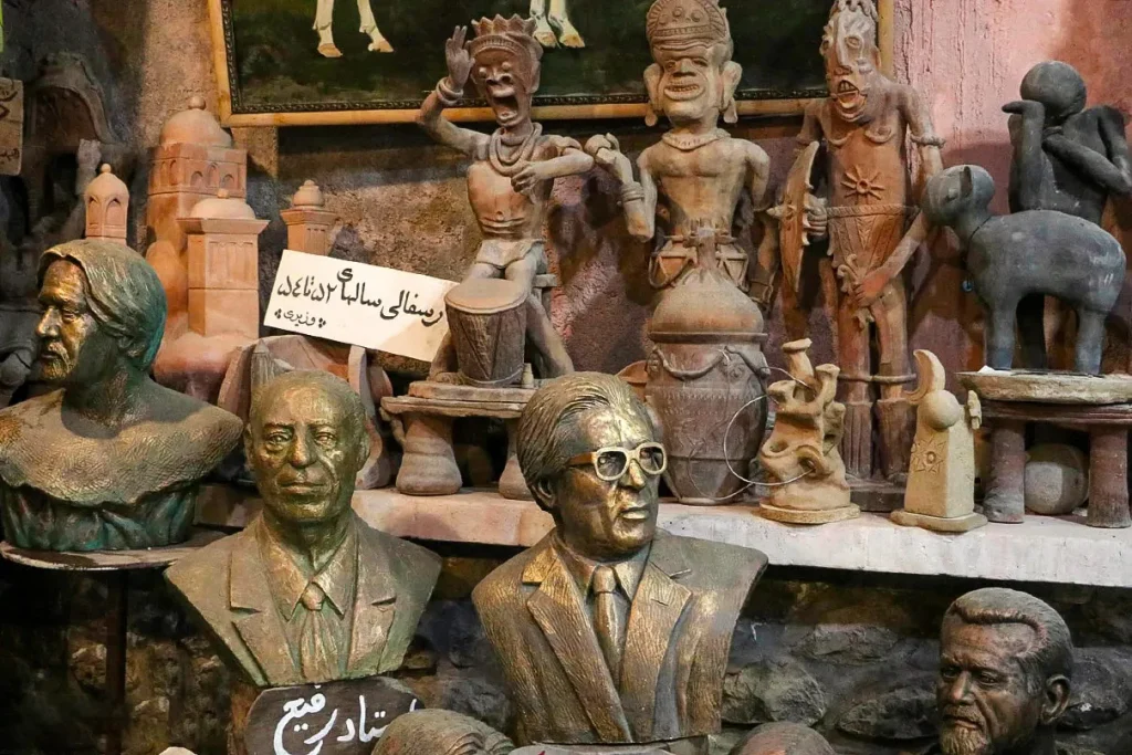 تصویری از غار موزه وزیری