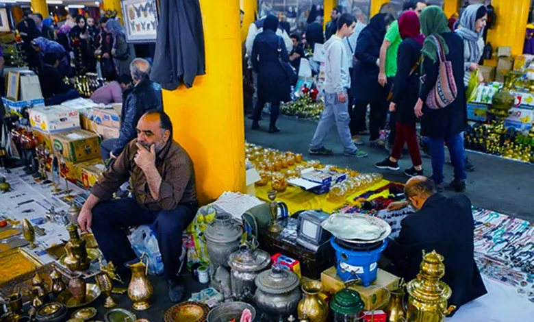 فروش اجناس مختلف در جمعه بازار پروانه