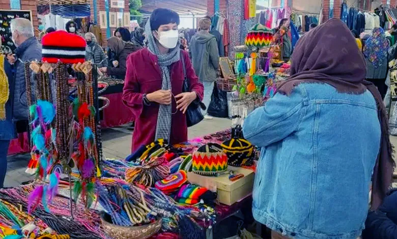 بازدید از صنایع دستی متنوع در جمعه بازار پروانه ها